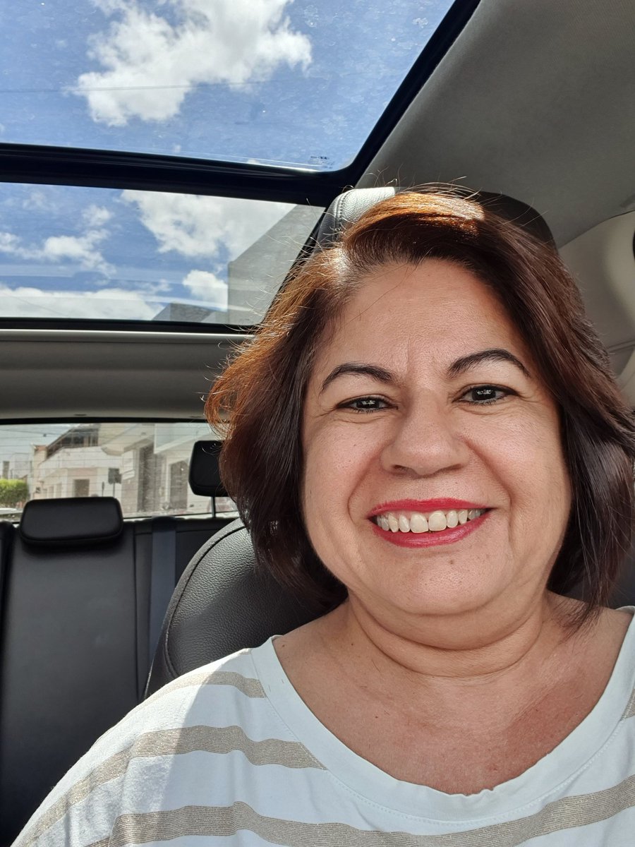 ivonesandra's tweet photo. "Foi a tesoura do desejo...
 o desejo de mudar..." https://t.co/Td58UhJLlm