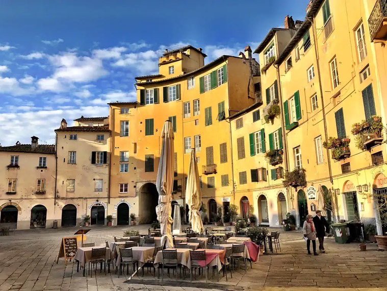 RetireThere_'s tweet photo. Retire in Lucca, Italy! 
Ever dream of residing in a walled city? Lucca, Italy, might be for you with its lively cafes and medieval architecture. The Modicas moved from Arizona and consider this Tuscan city their home. Ep131 https://t.co/wURmvZS3Lw #retirethere #lucca #italy https://t.co/1iLSI4XEMZ