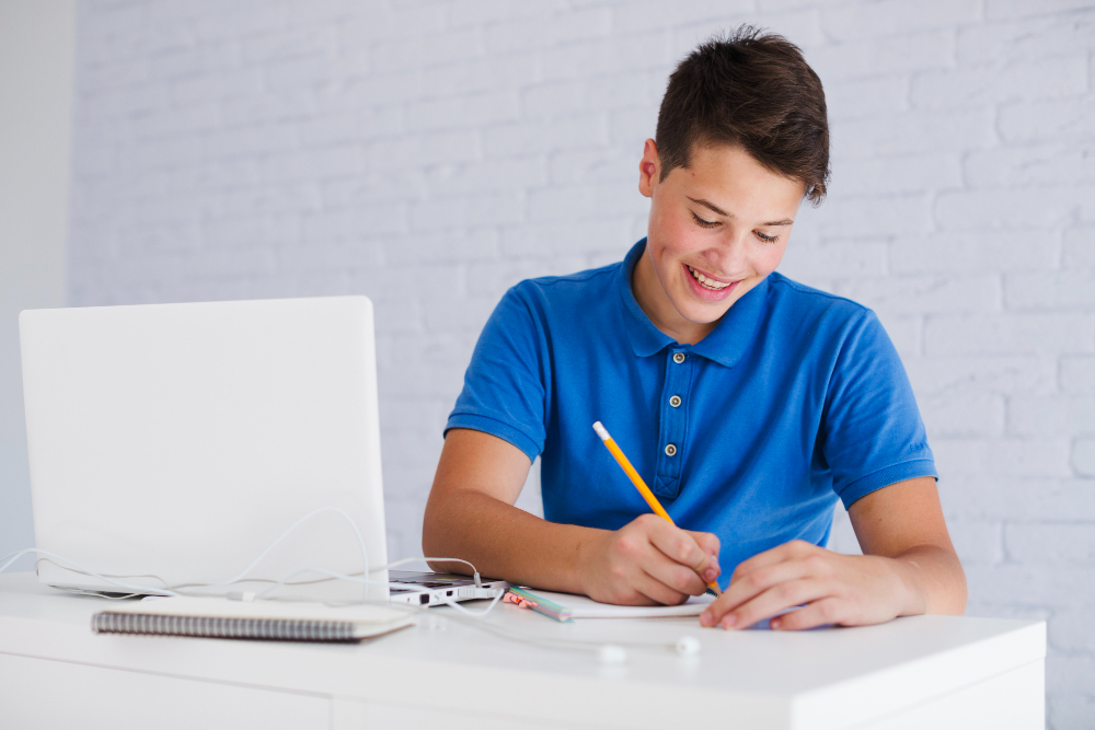 How to Motivate Your Child to Practice Writing in English? Writing in a second language can be daunting. In this article, we'll explore some strategies to help you motivate your child to practice writing in English. kidsworldfun.com/blog/how-to-mo…
#WritingInEnglish #MakeWritingFun