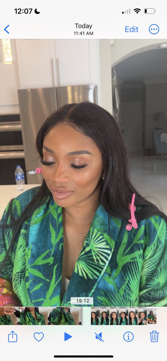 DRICKIPRINT's tweet photo. this is the first time iβve recorded myself doing makeup and i cant wait to edit the video lol π₯° mommy looks great #futuremua #DAWL https://t.co/Xw99wbXUyy