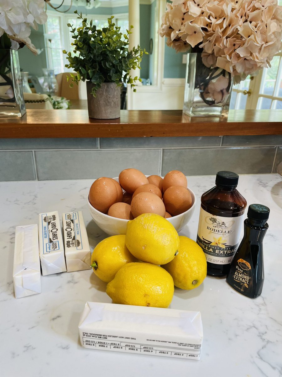 Kish_Parella's tweet image. Class prep. 

#springbaking #academicswhobake #afternoontea