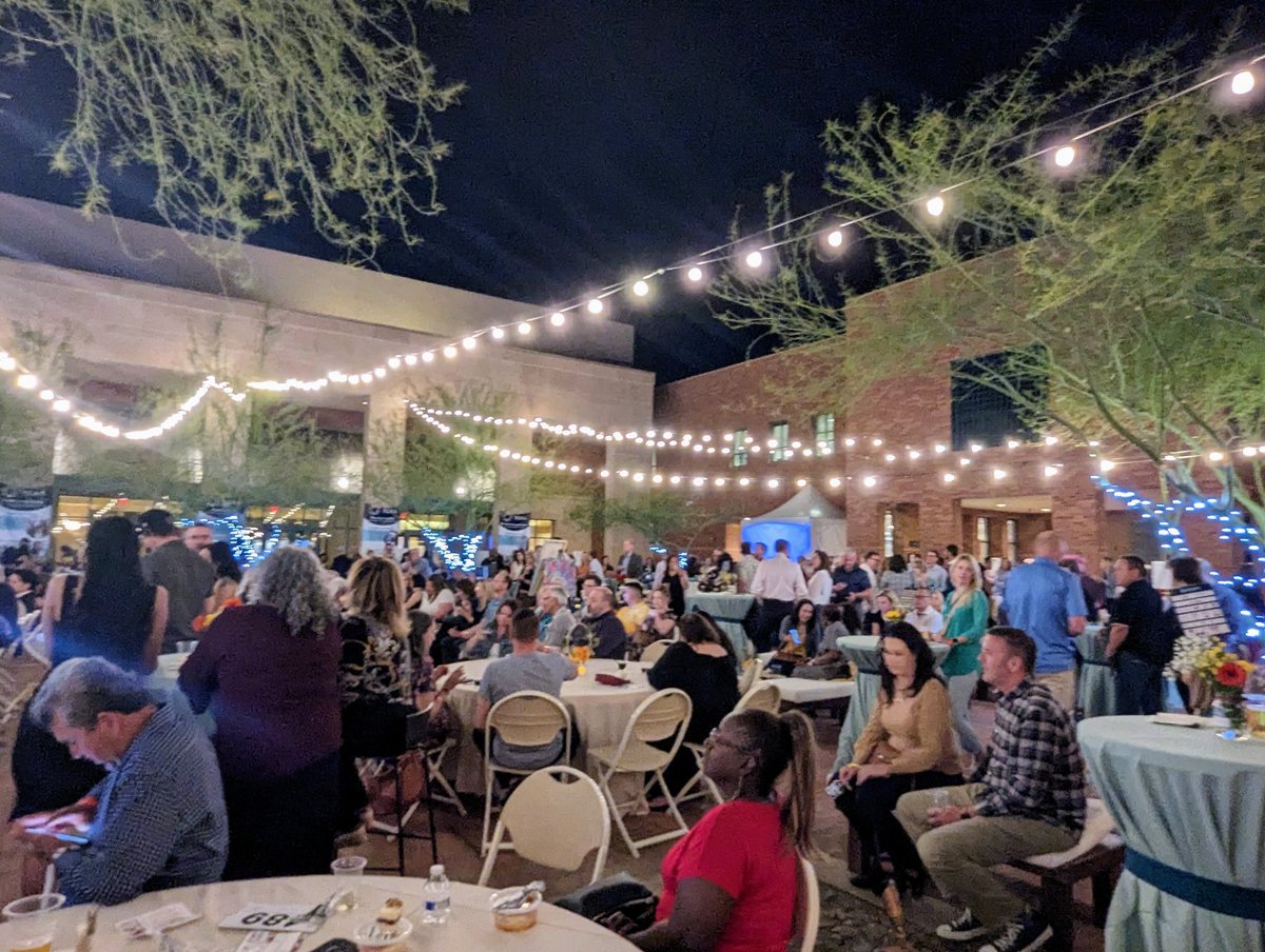 NickBastianAZ's tweet photo. BIG thanks to all who joined us at #VicinityTempe to celebrate the amazing work being done at @TempeCommAction - Heck, I'm already looking forward to mext year! #OurTempe #GiveBack #community https://t.co/Dtq8jZudOK