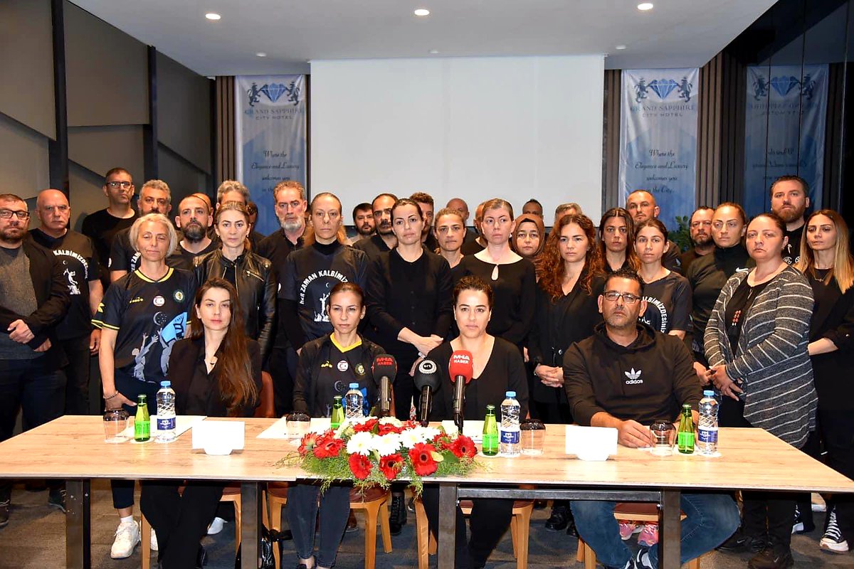 İsias otelde çocuklarını kaybeden ailelerimizin yanındayız. Sonuna kadar...
#isiasortakdavamız