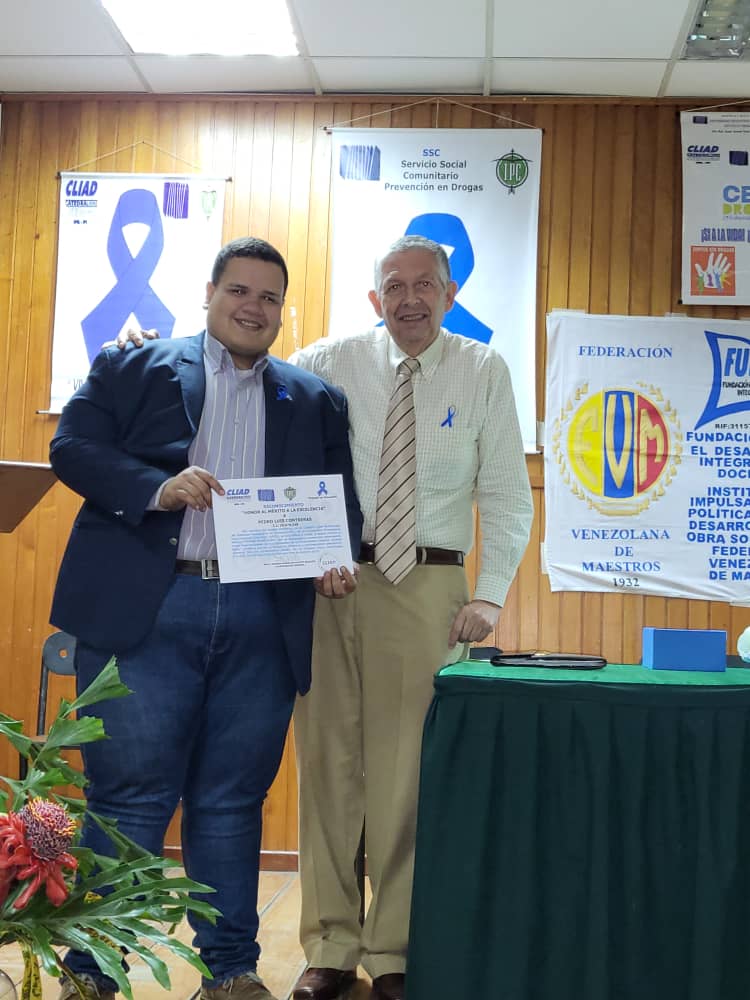 PedroContrerasT's tweet photo. Muy agradecido con la Universidad Pedagógica Experimental Libertador (UPEL) - Instituto Pedagógico de Caracas (IPC), por concederme el Botón Simón Rodríguez, por mi reconocido desempeño como Representante de los Egresados en el CU UCAB.

¡Gracias #CLIAD, y al Prof. @hernanmatute! https://t.co/TdgVPk4DWT