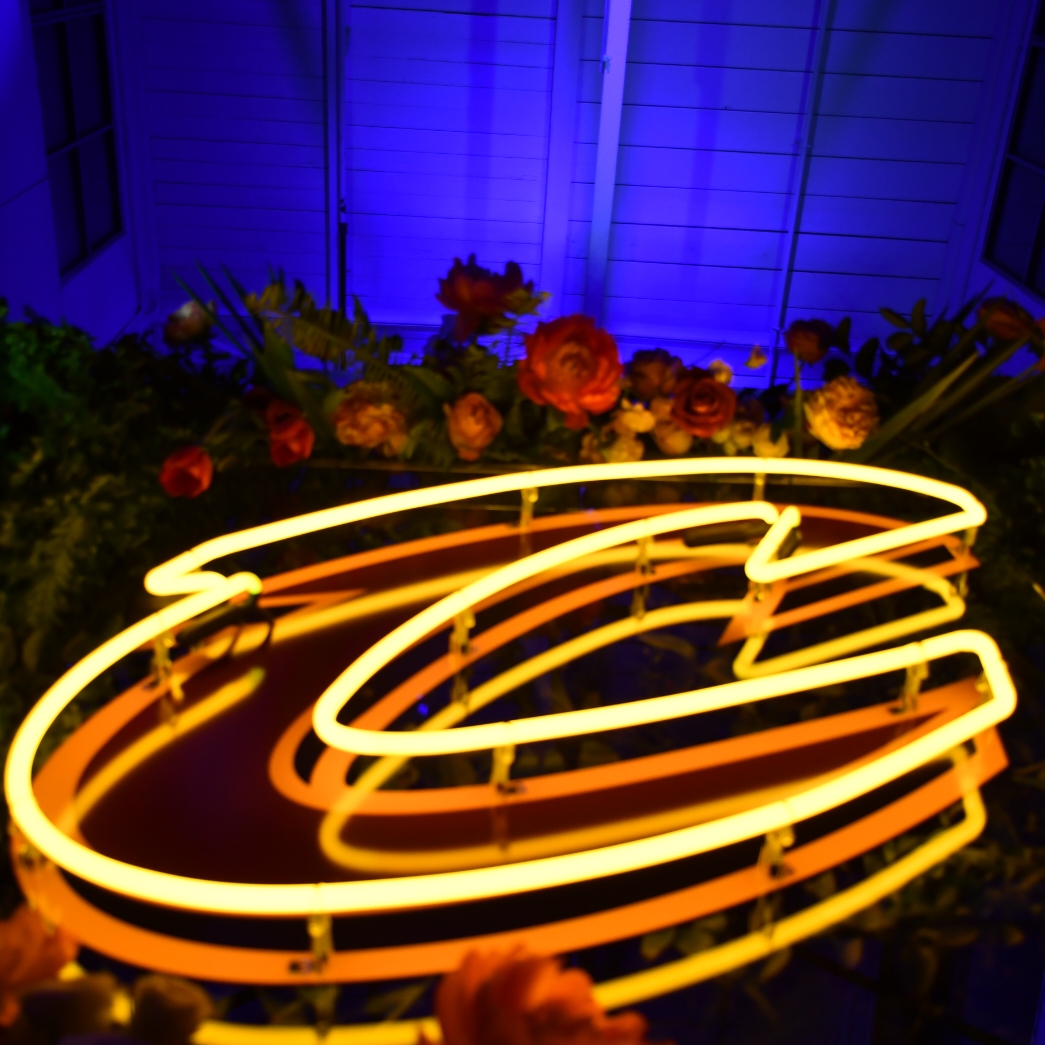 🔥🏀 Let's show the world what the Cleveland Cavaliers are made of - it's playoff time, and we're ready to LET 'EM KNOW! 🏀🔥

As proud partners of the Cavs, we're pumped to see our team bring their A-game to the court. #LetEmKnow Go Cavs! #ClevelandCavaliers #Playoffs2023