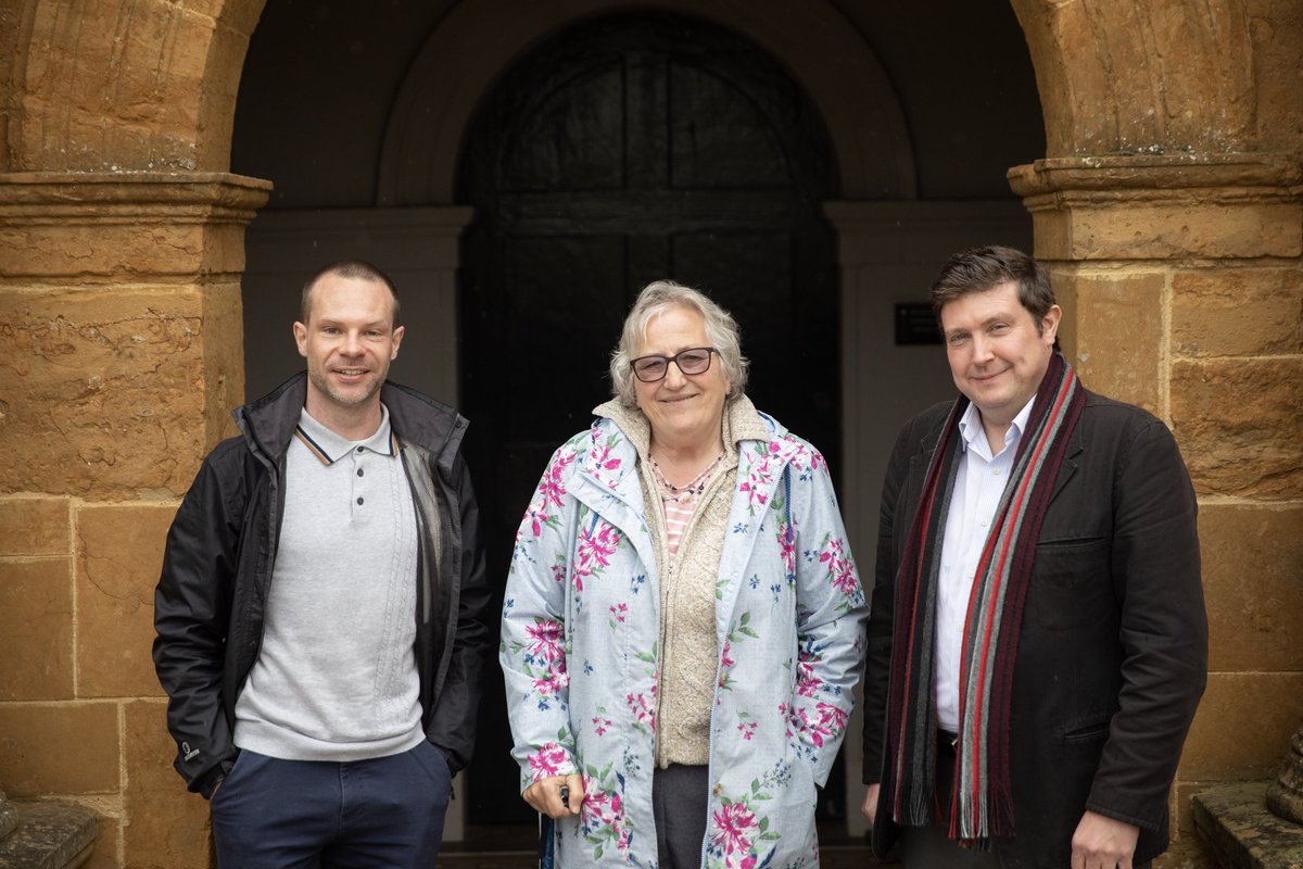 ALewerMBE's tweet photo. More work to do around flytipping and houses of multiple occupancy (HMOs). Many thanks to Cllr Jill Harris and Cllr John Bright from @FCandDCC for meeting with me. #FarCotton #Delapre https://t.co/wFhpCbIjcP