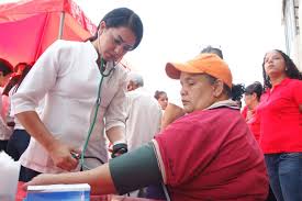 A diario los jóvenes colaboradores en Venezuela escriben páginas de heroicidad, altruismo y alta responsabilidad. #20AniversarioBarrioAdentro #CubaPorLaVida 
#CubaCoopera <a href="/cubacooperaven/">Brigada Médica Cubana en Venezuela</a> <a href="/MINSAPCuba/">Ministerio de Salud Pública de Cuba</a> <a href="/japortalmiranda/">José Angel Portal Miranda</a> <a href="/CubacooperaveG/">Brigada Médica Cubana en el Estado Guárico.</a>