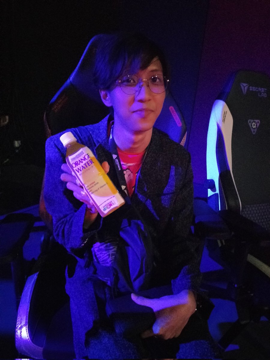 duckiesjayson's tweet photo. more photos of today.

ft. Bobby The Duck, Sir Billy The Third, @YouC1000Vitamin//@YouC1000Water and the amazing venue where this watch party was held, @SCAPEsg

See y'all at the next watch party!

#WGaming #prxteam #VCTPacific https://t.co/izCQtoaexL