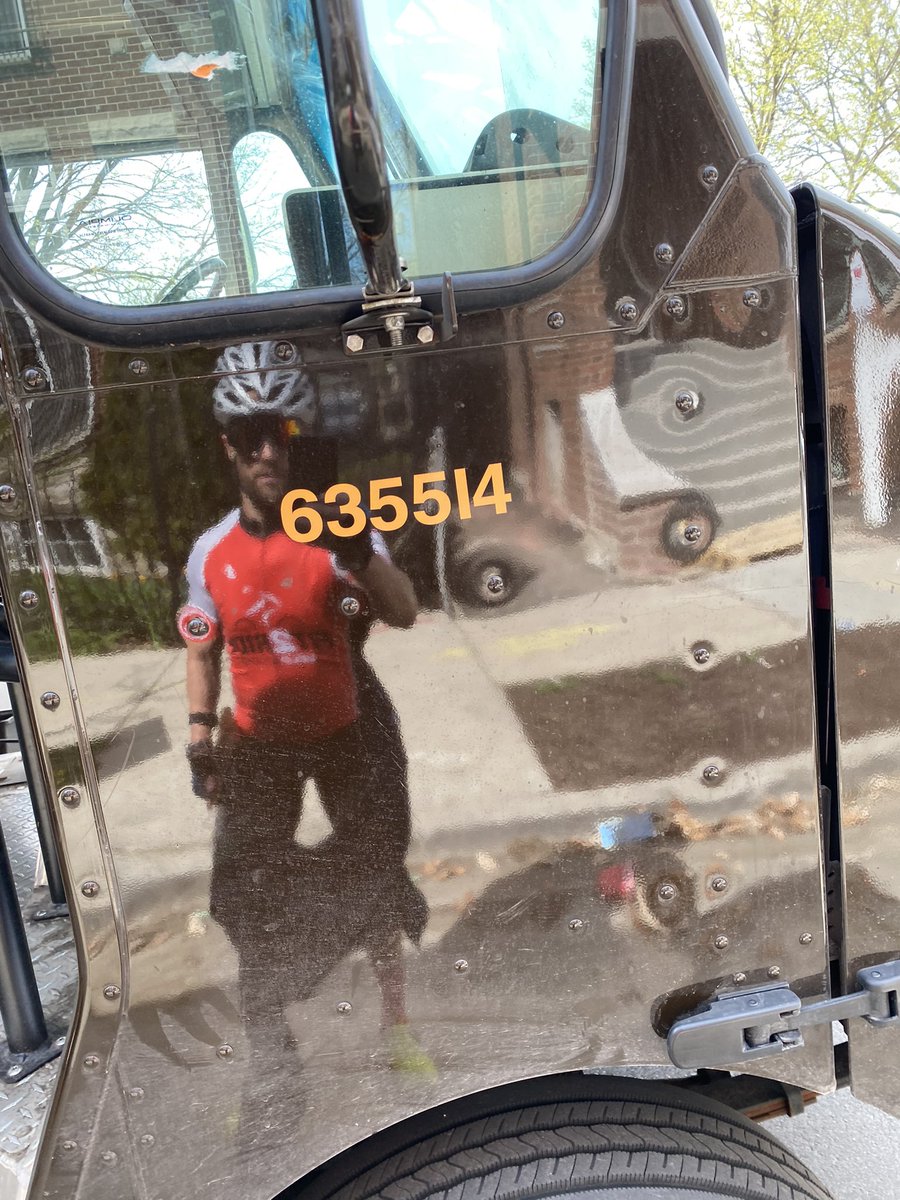 DustinLoeffler's tweet photo. @UPS get out of the bike lane. Because I had to go around your truck, I rear ended the car in front of me that stopped quickly and now I have significant damage to my bike. @BlockClubCHI https://t.co/mo9qEhCxhx