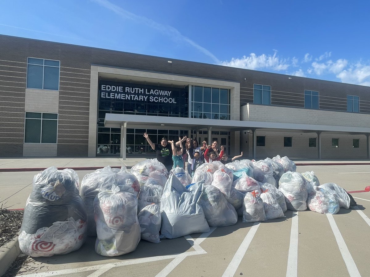 WISDLagway's tweet photo. 25,142 bags collected! Ms. Smith’s class won the class challenge with 5,537 plastic bags collected. @HEB https://t.co/s8QkH9u0hs