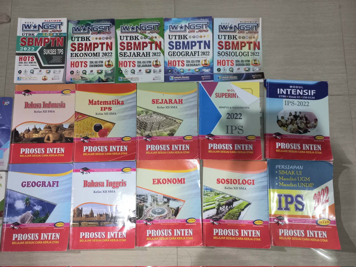 cheezyypizza's tweet photo. Want to sell. Dijual buku preloved inten soshum 2022!!! Kondisi isi 80-90% mulus.
💰 35k aja perbuku nya (Nego bisa banget)
📍Bekasi
#wts #bukuinten #zonauang #zonajajan #preloveinten #inten #intensoshum #utbk #snbt #snbt2024 https://t.co/nxaJ70jHUK