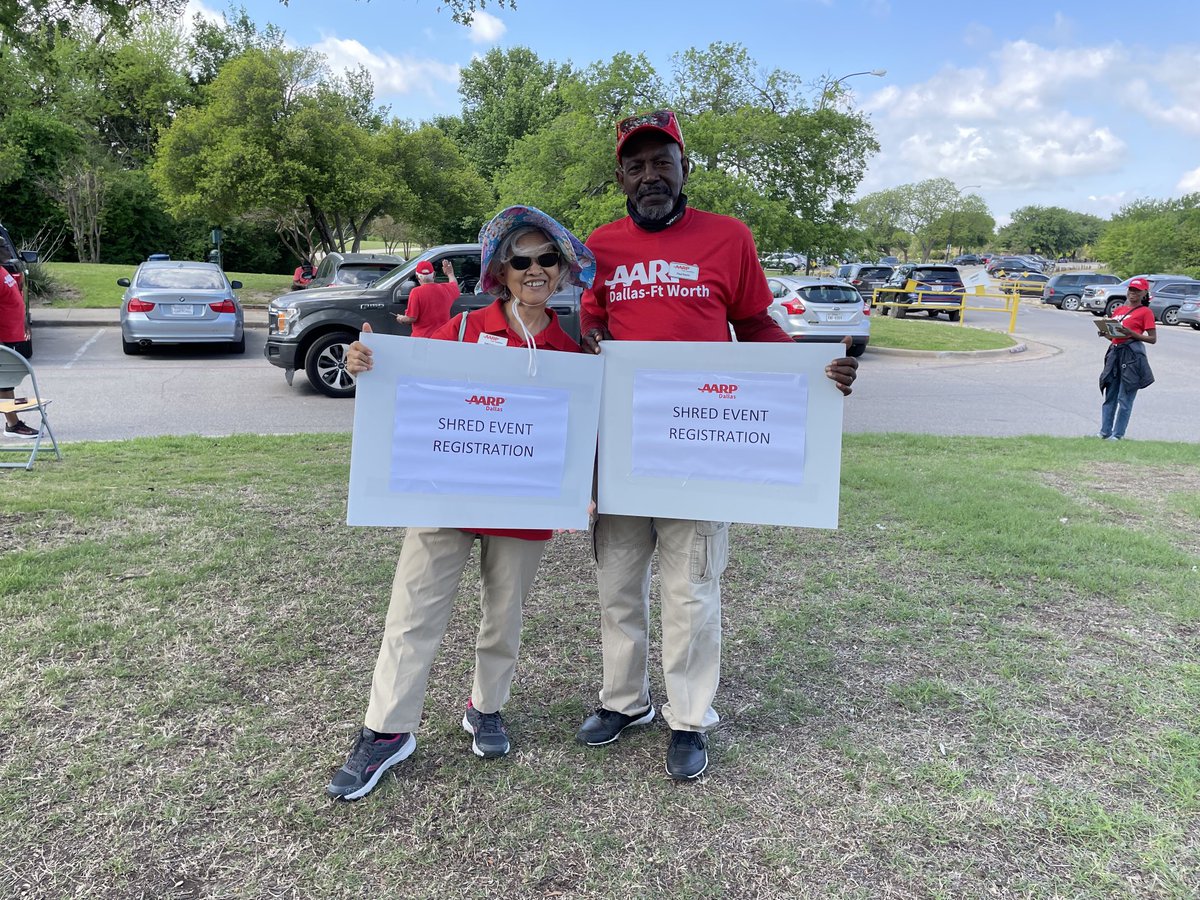 SusanSjwilliams's tweet photo. AARP Dallas shred event! https://t.co/zqDTvZ4QdX