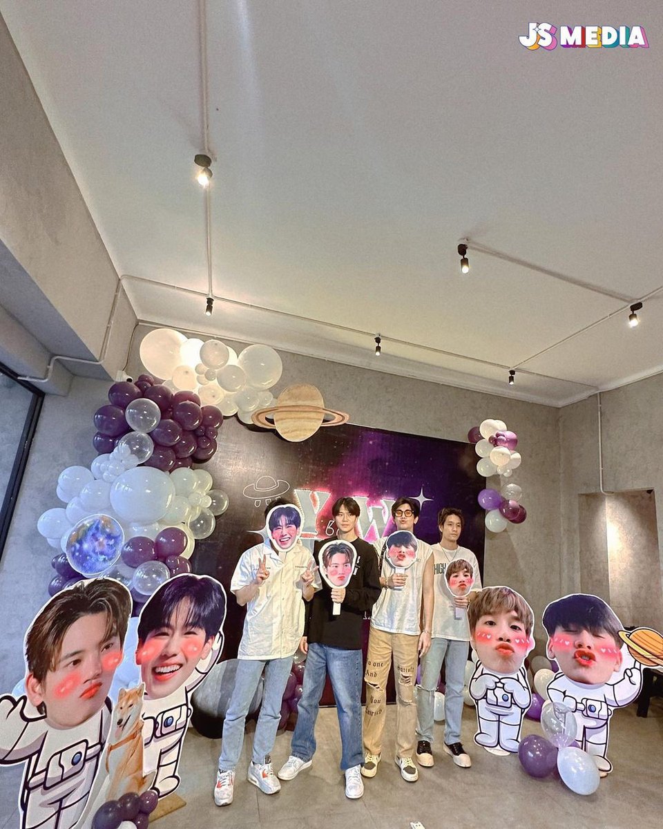 yinwarfamilysup's tweet photo. หนุ่มๆไปเก็บโปรเจ็คกันที่เวียดนามแล้ว
เติมแบตให้พร้อมพรุ่งนี้เต็มที่ สู้ๆๆ

FB update: jsmedia_un
🔗https://t.co/GFA0jqYAeI
#welcomeywpbtovietnam
#yinyin_anw YIN Anan @yinyin_anw
#warwanarat W.Wanarat @warwanarat 
#YINWAR #หยิ่นวอร์ 
#prompayy #bonnadol https://t.co/OyypXC0sR9