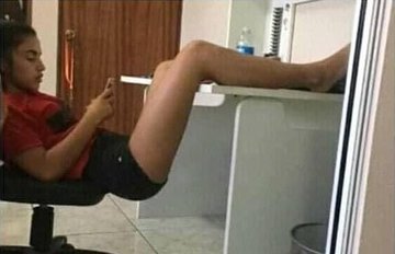 Yo: no sé por que me duele tanto la espalda

Yo: