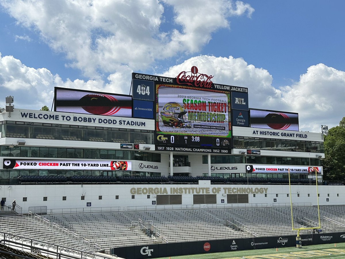 JBStewart's tweet photo. I’ve missed you old friend!

@GeorgiaTechFB #TogetherWeSwarm #GTSpring https://t.co/ru1Xo8bXR1