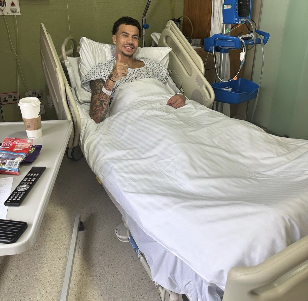 FabrizioRomano's tweet photo. “Surgery done, all successful. I focus on full recovery now after tough weeks. My season unfortunately comes to an end”.

“I’m gonna take a break from socials and hit my recovery hard. I’ll be back when I am ready”.

Dele Alli 🔵⚠️ #EFC https://t.co/xELuGUAa8F