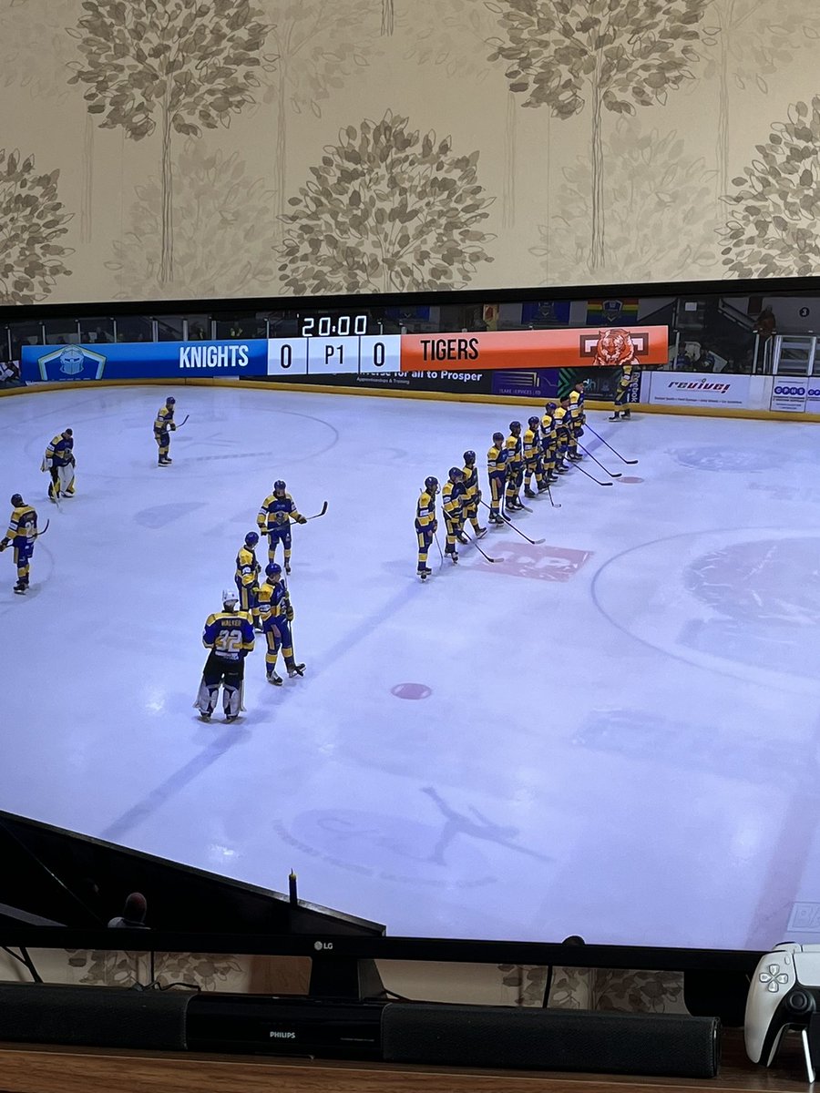 Beccy_1984's tweet photo. Let’s go Leeds knights xx @Leedsknights https://t.co/8Cn7L0QTBl