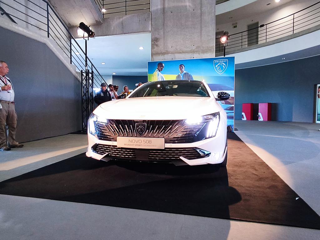 FabioMarchiMD's tweet photo. El nuevo @PeugeotES 508 PSE. Mostrado por primera vez en vivo aprovechando la cita del WEC en Portimao. Más detalles y el vídeo, pronto en @mundodeportivo #WEC #Portimao #508PSE https://t.co/YCCWUydJuf