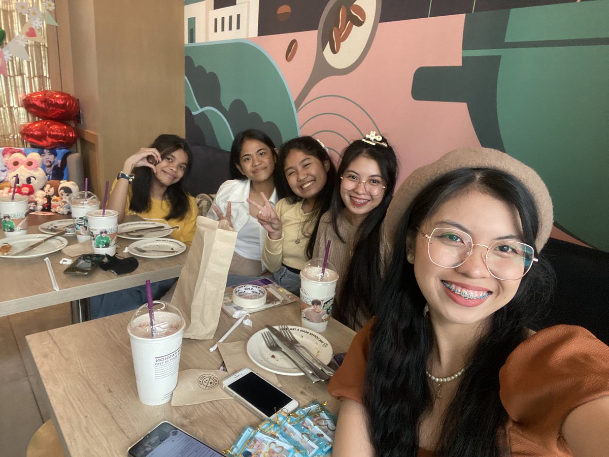 nahyuckst's tweet photo. cc: @kapevibes && @Lemonate_SHJ ๐ซถ๐ป aka my laging kasama every event kasi laginkaming present ๐ญ
totoo poh ang balita ๐ซฑ๐ป wag pagsamahin ang mga introverts ๐ซฒ๐ป til next event wid yew all yay !!!
#HelloSpring_JD https://t.co/B5QRF2LcqW