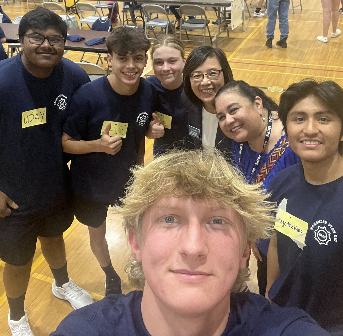 JulieYangMoCo's tweet photo. These amazing Magruder HS students planned and executed a fun-filled STEM Day for feeder elementary school students! Let’s pass on the joy of learning science!  @MCPS #STEMeducation #learningjoy https://t.co/bC6LrRt7DG