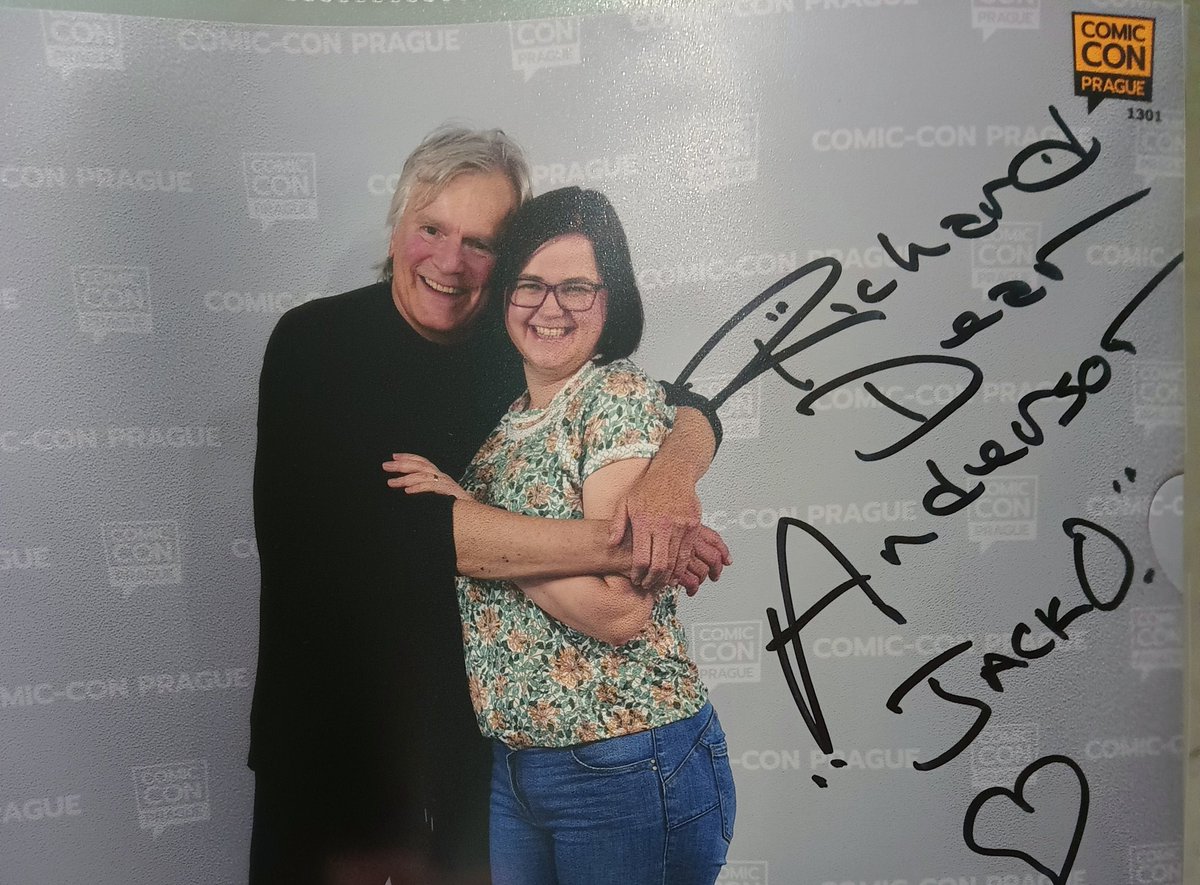 I'm so happy, my heart is flying. 🥰🪽🫧🦄🥹🥲
#ComicConPrague #RichardDeanAnderson @andersonrdean