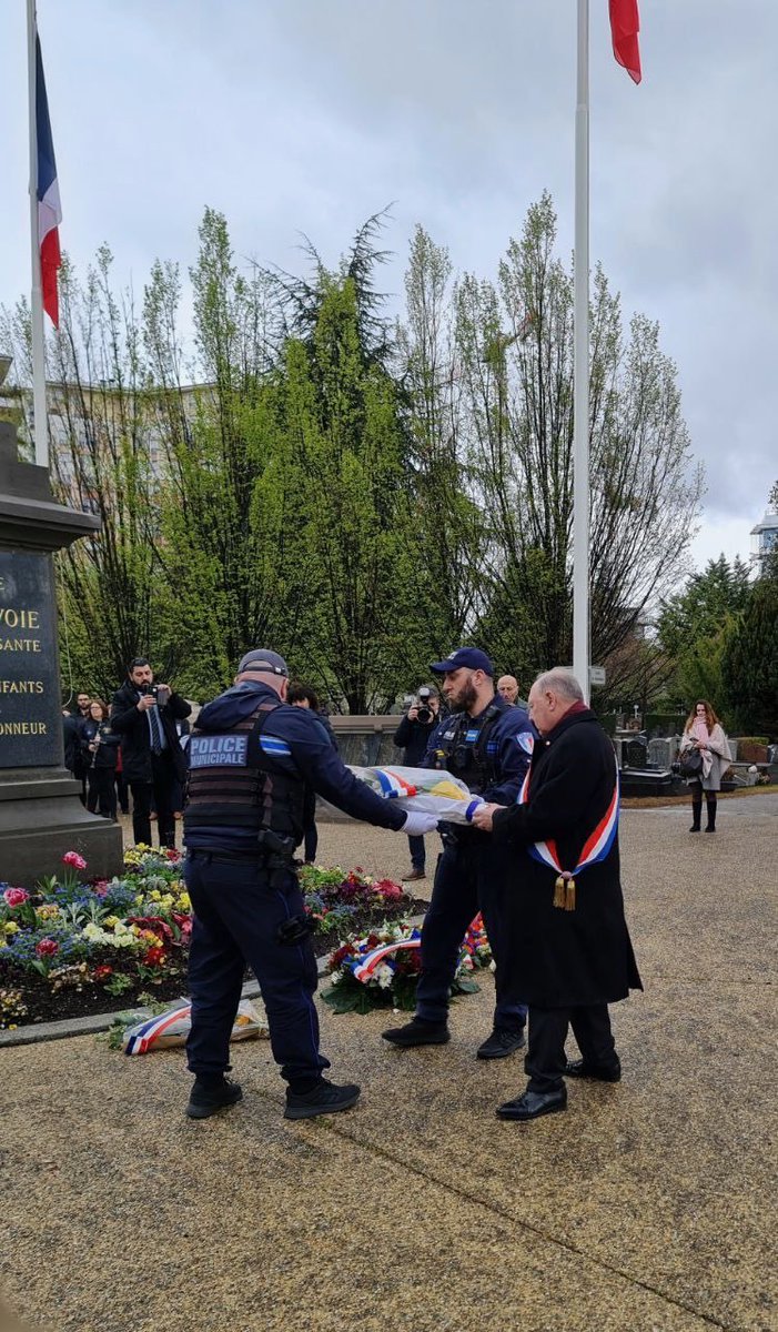 Commémoration du Génocide des Arméniens avec les élus de Courbevoie.Soutien aux populations d'Arménie et d'Artsakh qui souffrent #Armenie#Artsakh