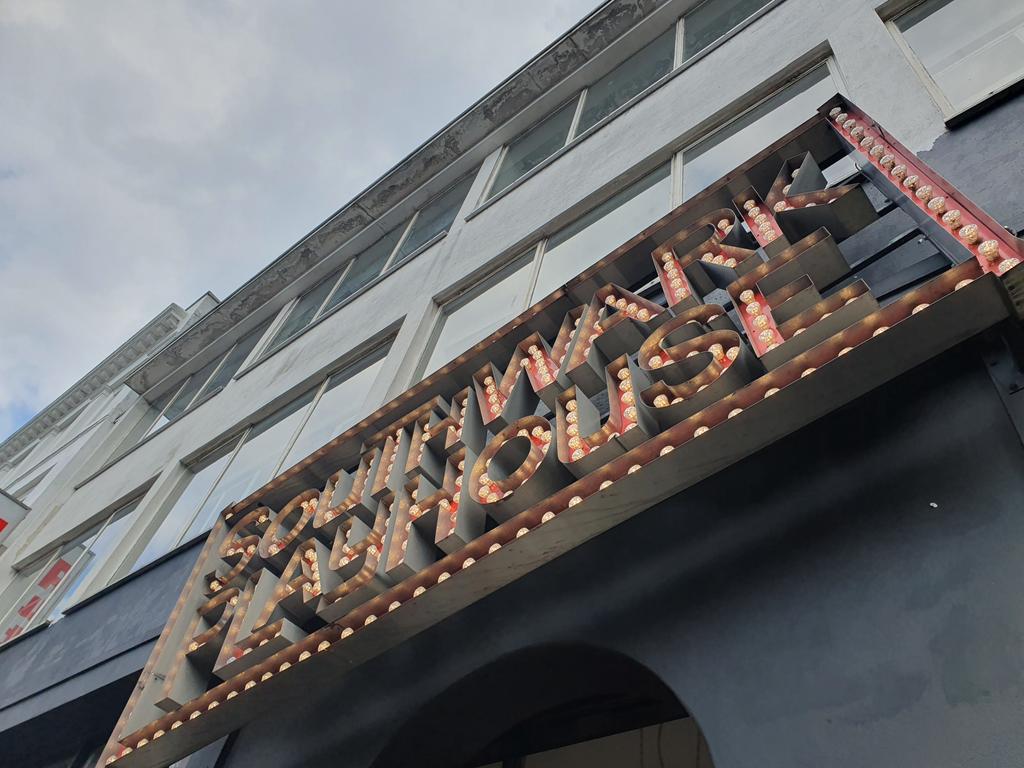 RyKas's tweet photo. Just saw Strike @swkplay, a really interesting real-life story of the Dublin shopworkers who went on strike over apartheid. A great piece of Theatre and history.
#Strike #southwarkplayhouse #southwark #dunnestores #Dublin #theatre #londontheatre
@ardenttheatre #TracyRyan ๐ชง https://t.co/LXWz0n2mRp