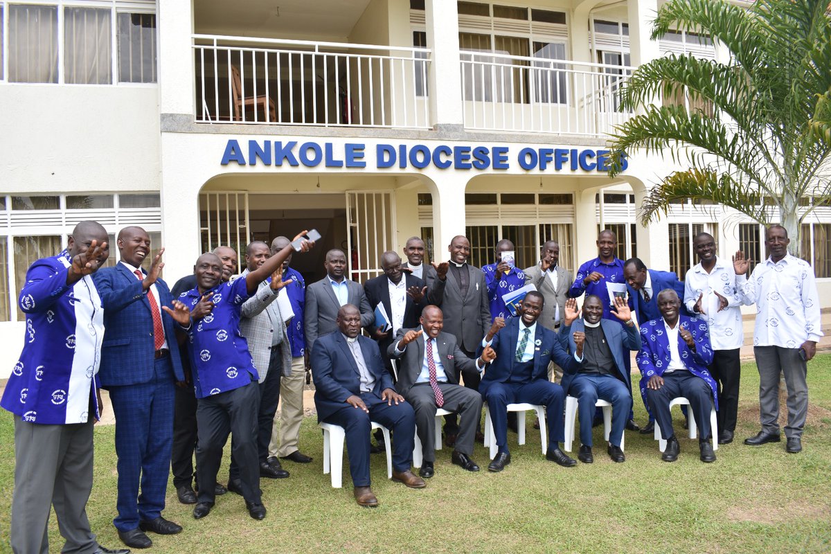 AnkoleDiocese's tweet photo. SOUTH WESTERN REGIONAL MEETING held @AnkoleDiocese was graced by the Father's union President Mr Bakutana Samuel. It included Fathers' Union Presidents, Coordinators, Secretaries from South, North, West, Northwest Ankole dioceses,North Kigezi, Muhabura, Kigezi, Kinkizi dioceses. https://t.co/GLYaJORyH7