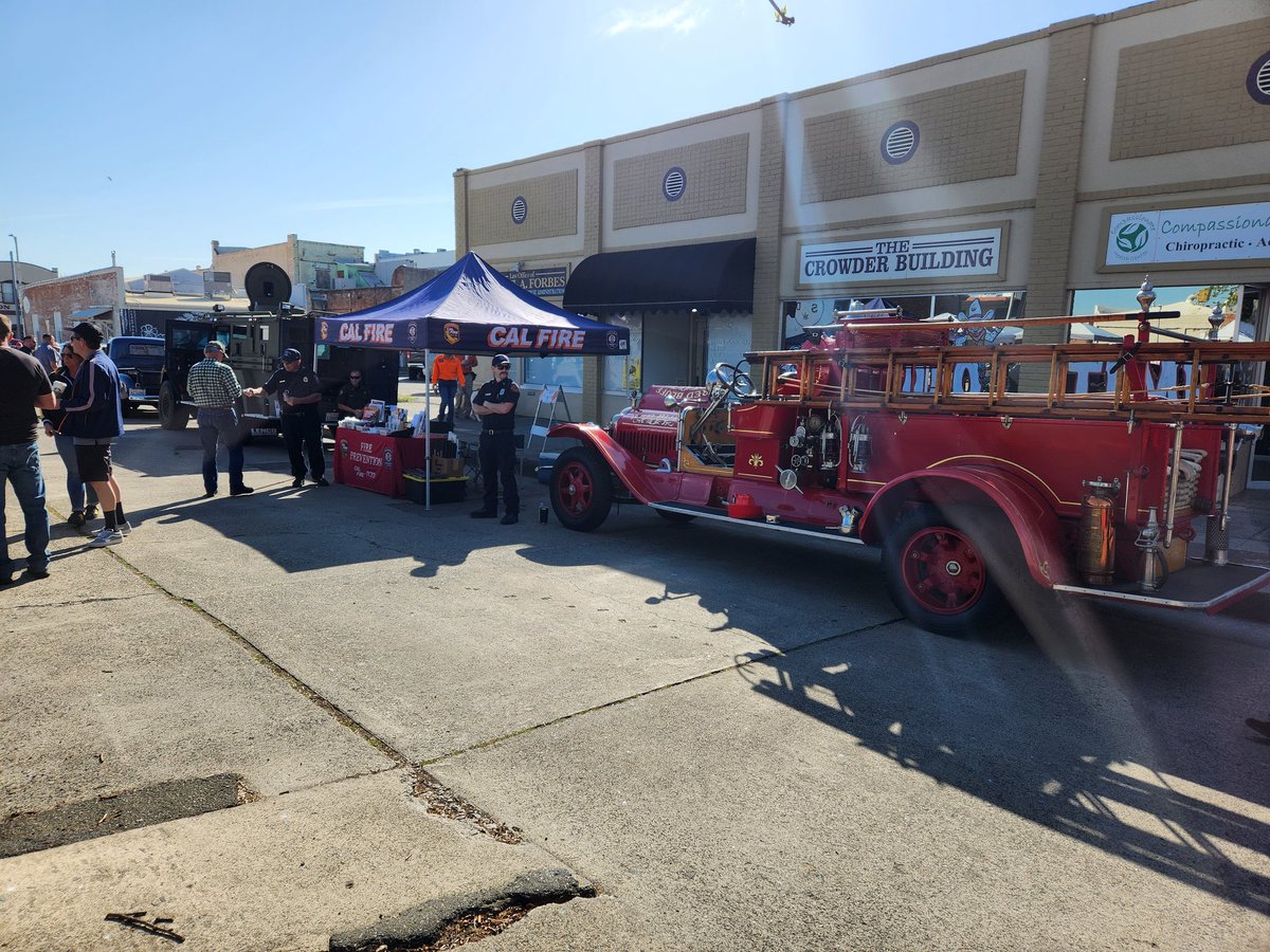 CALFIRETGU's tweet photo. CAL FIRE and TCFD are out at the First Responder Appreciation Day Chili Cook-off and Car Show in Red Bluff. Come by and see us. #CALFIRETGU2023 https://t.co/AVMJlk1uZy