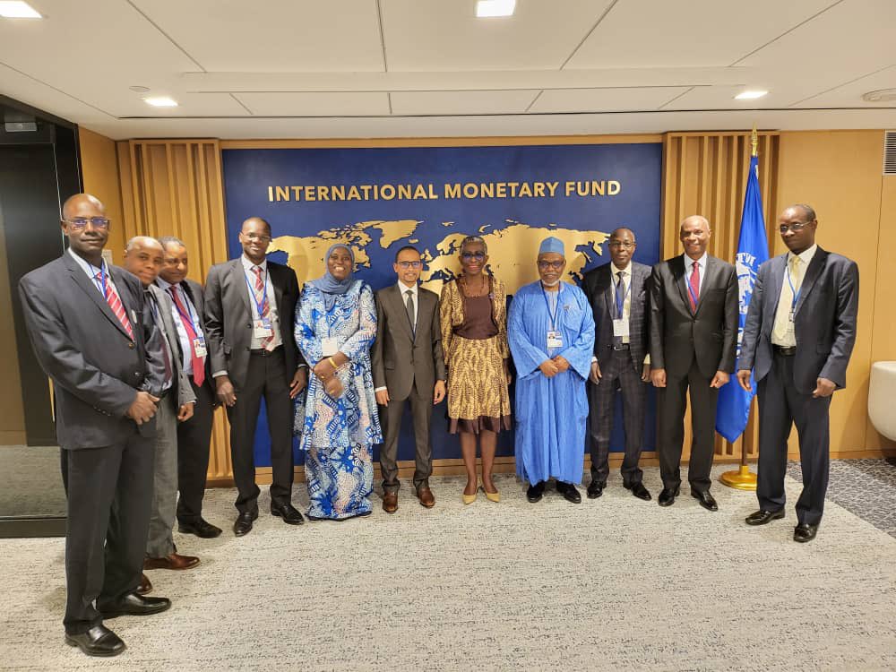 Dr Ahmat Jidoud (@drjidoud) on Twitter photo Au cours des #SpringMeeting2023 du #FMI et de la <a href="/WorldBank/">World Bank</a>, j’ai échangé avec la DGA du #FMI Mme Antoinette Sayeh sur le programme en cours, les réformes et le nouvel appui en perspective financé par le Fonds de Résilience et de Durabilité. Au cours des #SpringMeeting2023 du #FMI et de la <a href="/WorldBank/">World Bank</a>, j’ai échangé avec la DGA du #FMI Mme Antoinette Sayeh sur le programme en cours, les réformes et le nouvel appui en perspective financé par le Fonds de Résilience et de Durabilité.