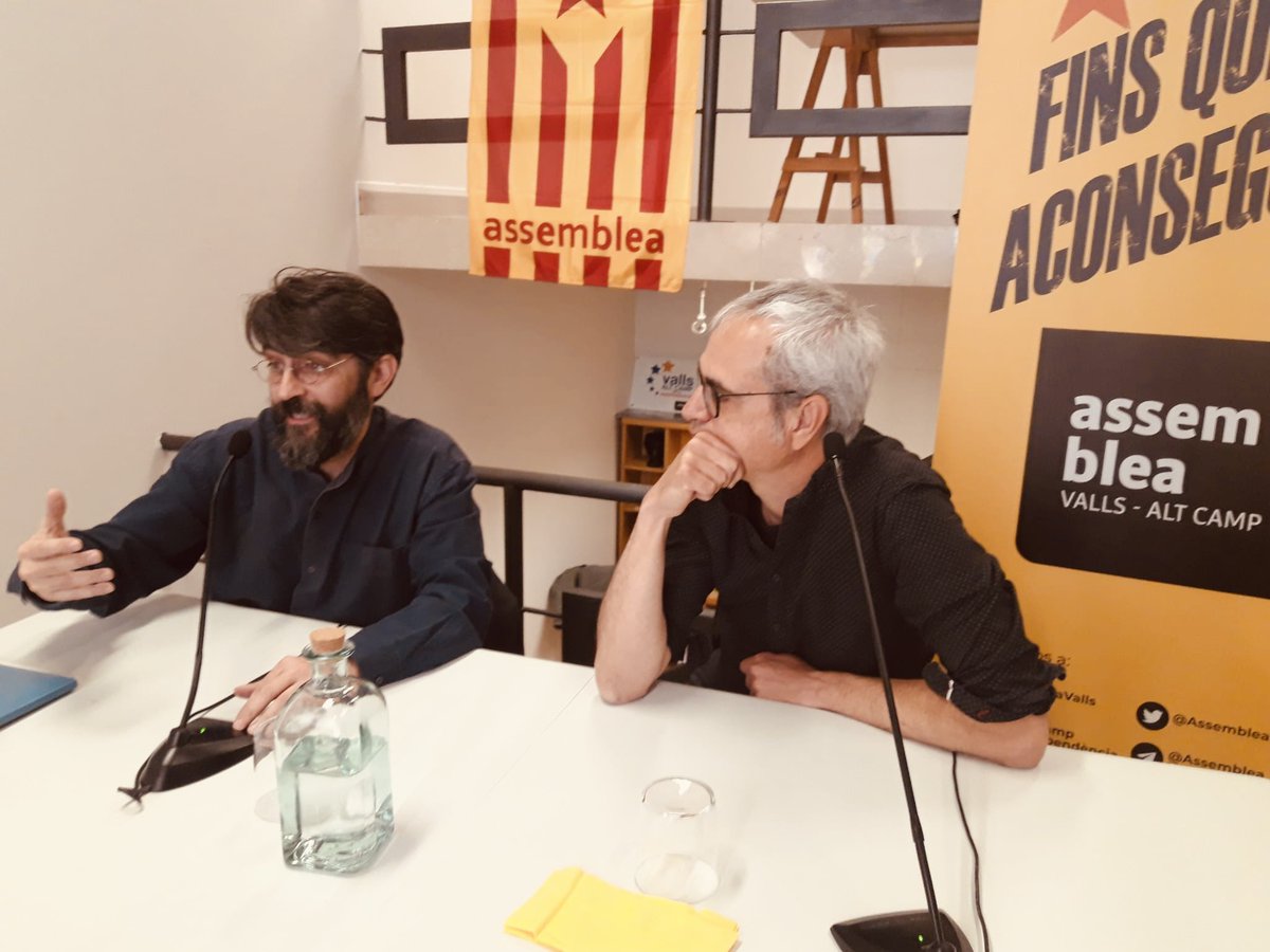 Jordi Martí Monllau aposta per la llengua com a espai de lluita en la xerrada “Justícia lingüística”

vallsaltcamp.assemblea.cat/jordi-marti-ap…