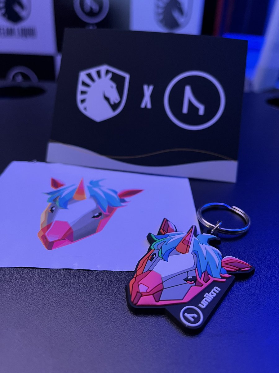 TeamLiquidBR's tweet photo. além de tudo aqui também tá rolando mimos brabíssimos, tá? 

MAS CHEGUEM CEDO pq são limitados https://t.co/u916SPjbmu