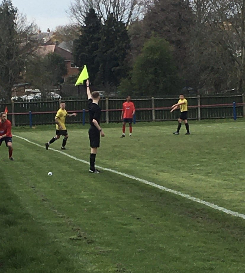 Evanlord32's tweet photo. Asst. Referee ⚽️
NSL Cup Semi-Final🙌🏻
Sandiacre Town v Ruddington Village ⚽️
#matchday #referee #football https://t.co/bCCw6nUVA1