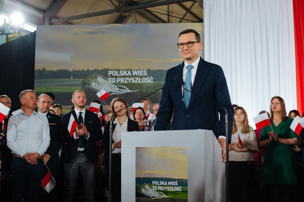 podhalanka's tweet photo. Minął rok odkąd przeprowadziłam się z jednego z najbogatszych miast na wieś. To było moje marzenie. Piękno tej ziemi jest dla mnie bezcenne. Nie jestem rolnikiem, ale nie zakładam że nim nie będę. Polska wieś to klucz i podwalina całej gospodarki!! 
Brawo #Morawiecki 🍀🪴 https://t.co/qERBa3JyXt