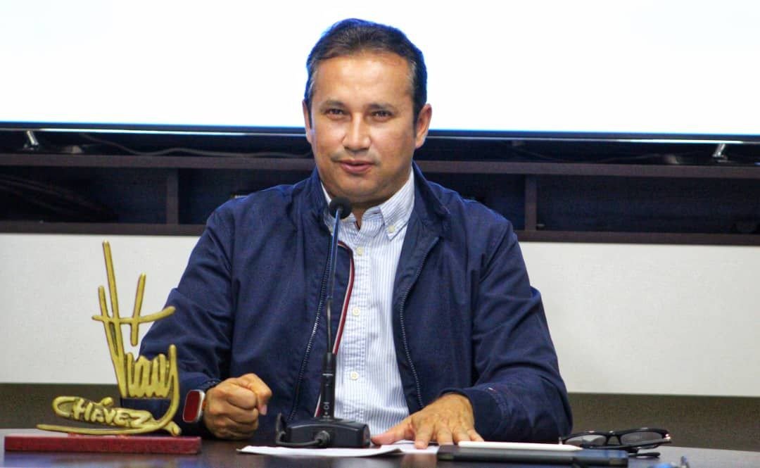 #AlMomento🔴 Gobernador <a href="/josemvasquez/">José Vásquez</a> "Este motor bomba va a permitir la rehabilitación de tuberías, solucionando el problema de fugas y de allí dar respuesta oportuna a las comunidades en Valle de la Pascua"

 #Guárico
#LogrosEnRevolución
#GuáricoProspectivo