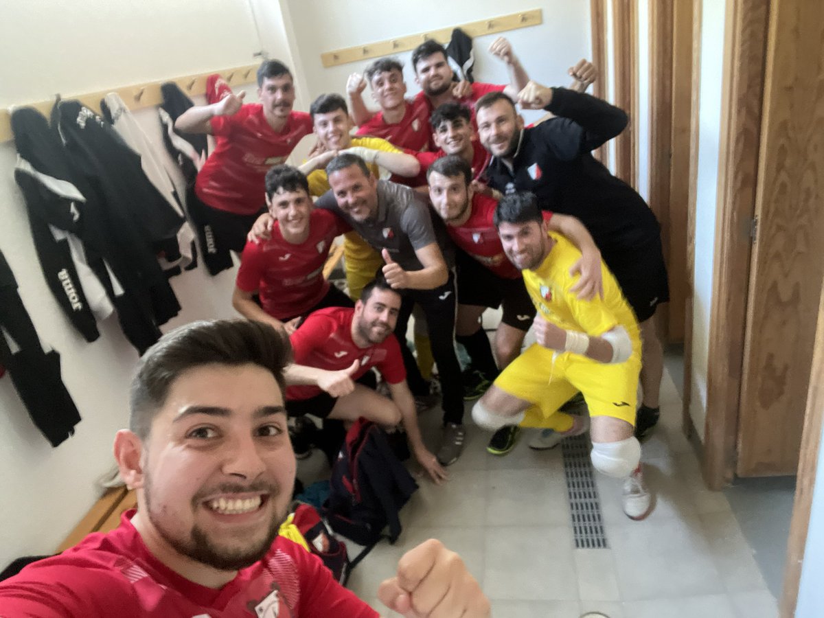 Ad Madroñera Fs (@admadronerafs) on Twitter photo Finaaal del partido en Logrosán, partido muy completo de nuestro equipo que se trae la victoria de una pista complicada.
#logrosan 1-7 <a href="/ADMadroneraFS/">Ad Madroñera Fs</a>
Goles:
🔴⚪️🔴⚪️ <a href="/fjaviercp14/">Javier Carretero</a>
⚪️🔴⚪️ <a href="/Faustocd9/">Fausto</a> Finaaal del partido en Logrosán, partido muy completo de nuestro equipo que se trae la victoria de una pista complicada.
#logrosan 1-7 <a href="/ADMadroneraFS/">Ad Madroñera Fs</a>
Goles:
🔴⚪️🔴⚪️ <a href="/fjaviercp14/">Javier Carretero</a>
⚪️🔴⚪️ <a href="/Faustocd9/">Fausto</a>