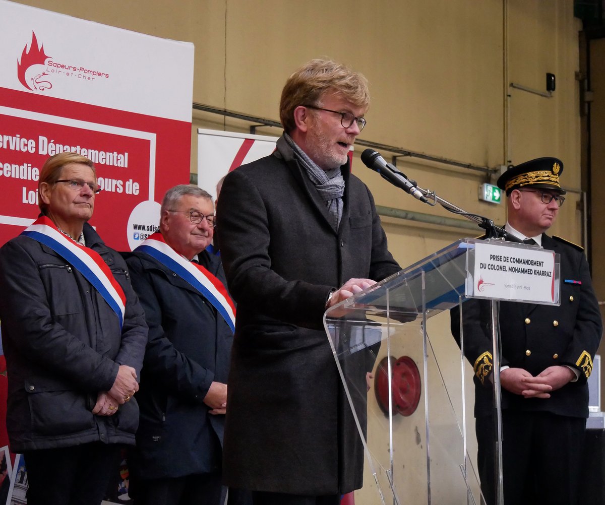 SDIS41's tweet photo. Le colonel Mohammed Kharraz a pris le #commandement du #SDIS41 ce matin lors d'une cérémonie présidée par le ministre de l’Agriculture et de la Souveraineté alimentaire, @MFesneau, et en présence de nombreux élus, partenaires, agents et #sapeurspompiers. @Prefet41 @departement41 https://t.co/bwiXJLIvDb