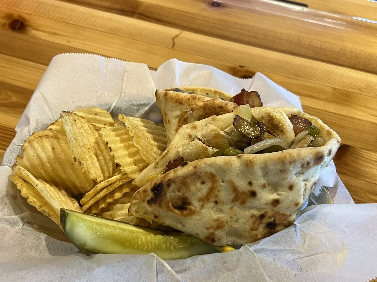 KIBjerk's tweet photo. @ZachHalverson  @KFAN1003 A good base is important when planning an evening of imbibing. Might I suggest a Naan Killer Chicken, a Moose Burger, or a Hot Fat Chick? The grill at Gene’s is open until 11:00 p.m.! https://t.co/F519I21ZZP