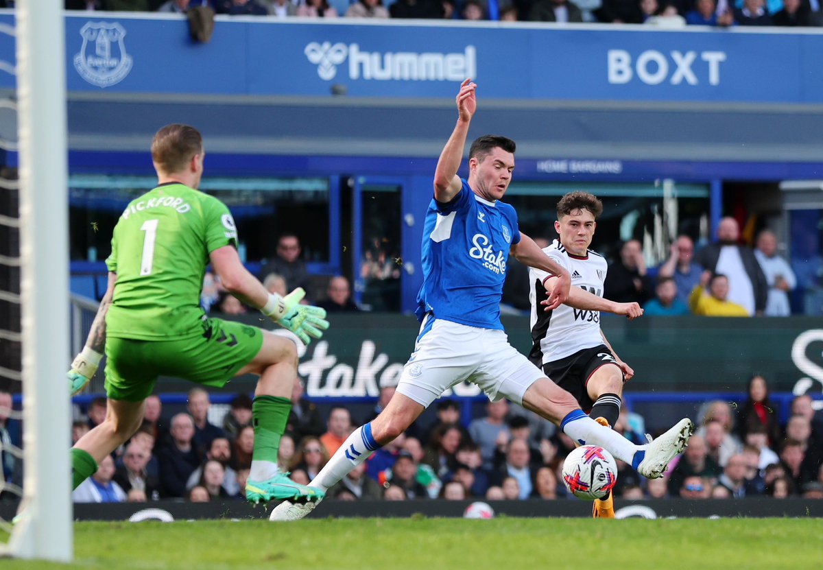 Daniel James tweet media