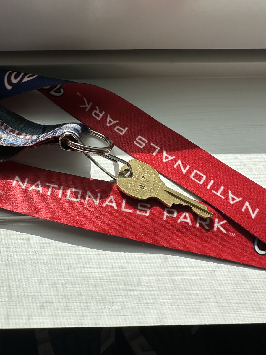 2nd time in 2 years my #nats Park locker contents have disappeared. Last time it was off-season when lockers destroyed. This time between game 1 and 7. <a href="/LevyRestaurants/">Levy</a> apparently using the master key to clean up on team gear.