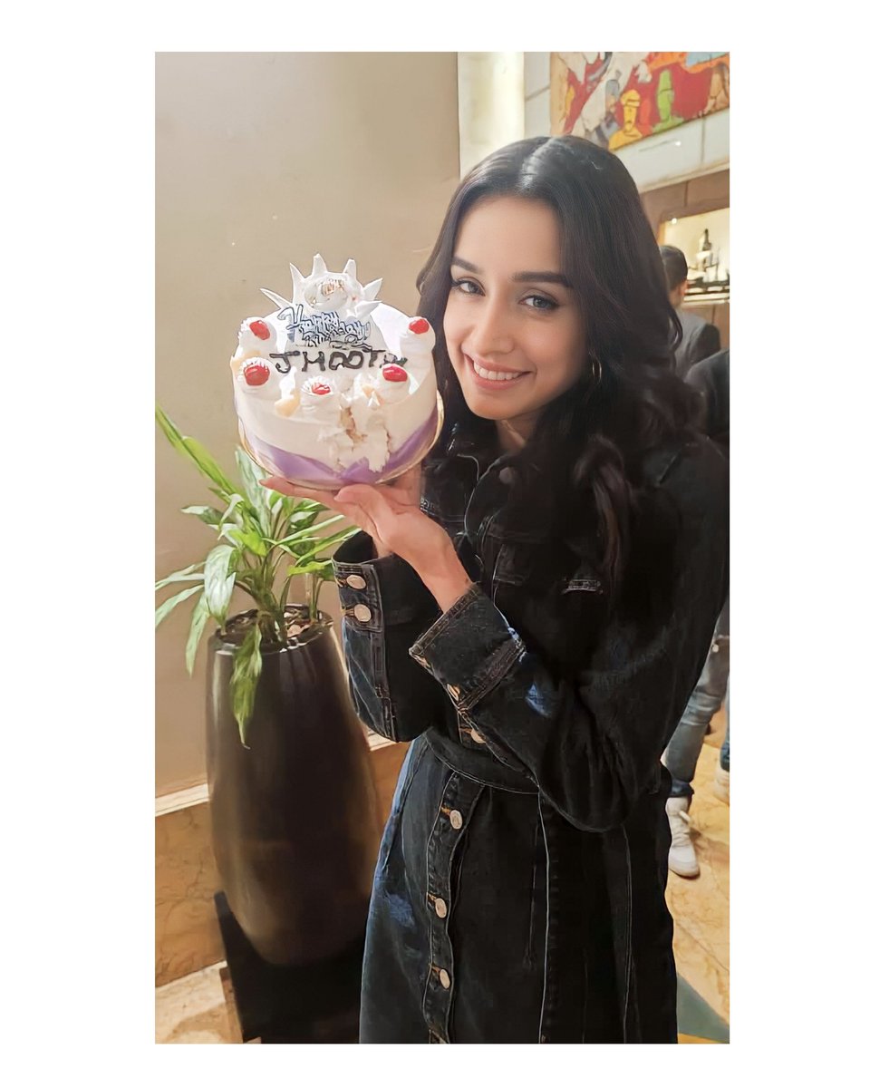 shraddhasmehnaz's tweet photo. Jhoothi Kapoor ❤️
80 MILLION SHRADDHA GEMS https://t.co/wOKVEtNDf0
