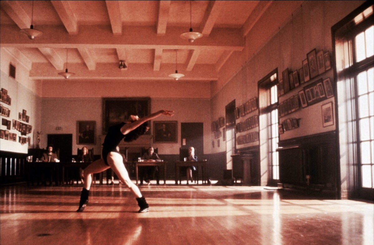 retrochenta's tweet photo. Hoy hace 40 años que se estrenó en EEUU "Flashdance", uno de los grandes clásicos de los 80'. https://t.co/AVQKxxeXzp
