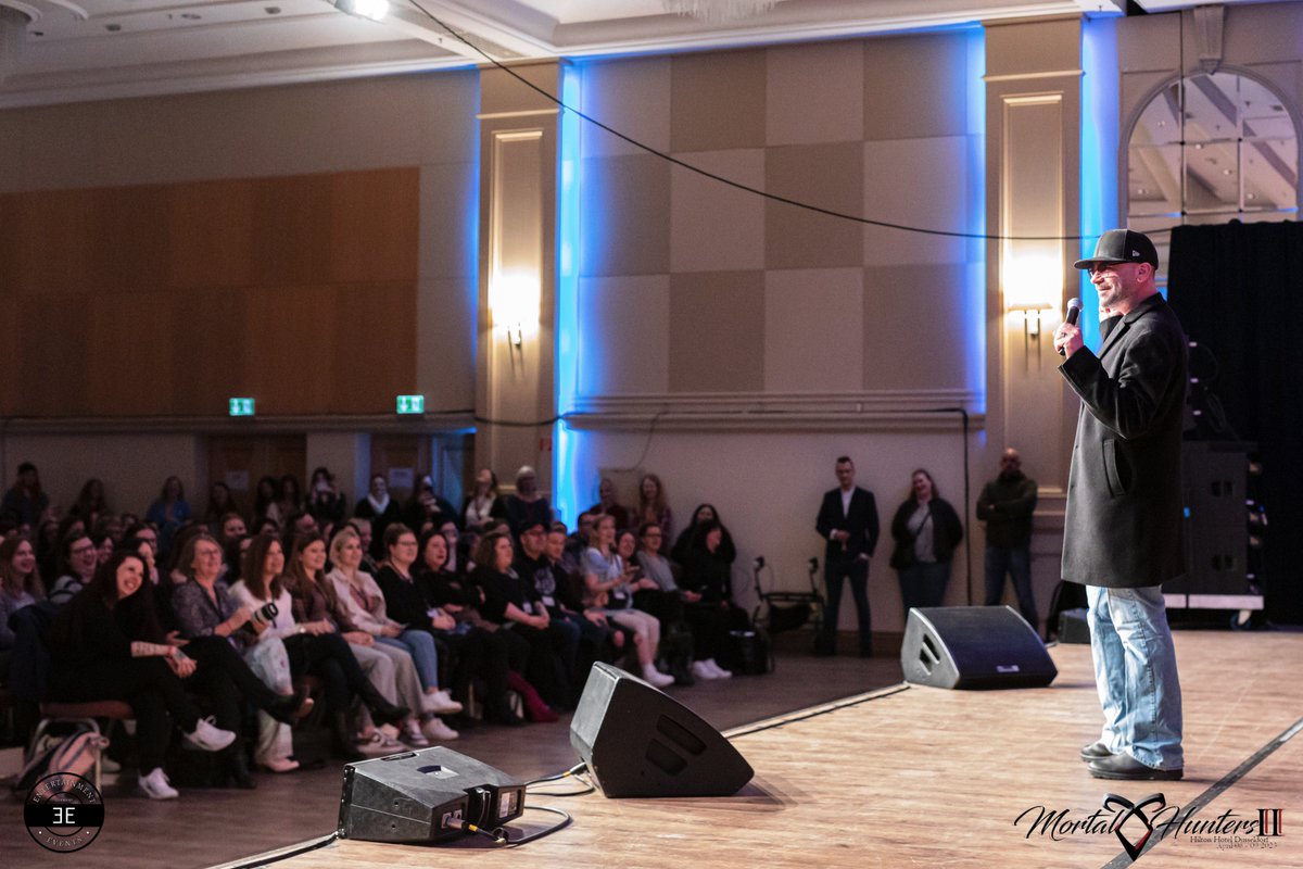 Ent_Event's tweet photo. It's been a week since the Opening Ceremony of our Mortal Hunters 2! How can time go by so quickly?!

☆ ☆ ☆ ☆ ☆

@MatthewDaddario #domsherwood @Kat_McNamara 
@LukeBaines @alanvansprang  
#shadowhunters #shadowhunterscon #mortalhunters2 #entevents https://t.co/9YsoII2nC7