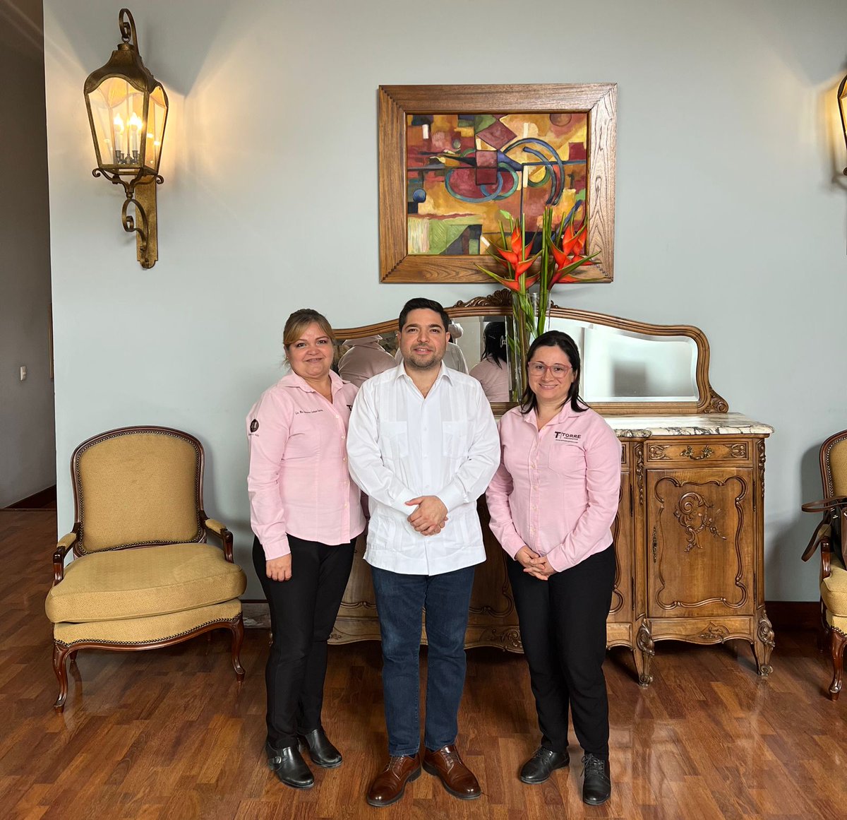 LuisTorreMX's tweet photo. A punto de entrar a junta de trabajo, los saludo desde la capital del turismo: #Tampico, donde tal como hacemos aquí y en diversos puntos del país, @torreabogados representa jurídicamente a los Grupos empresariales más importantes de #Tamaulipas. (Hilo 1/2) https://t.co/UBRKVtOr2h