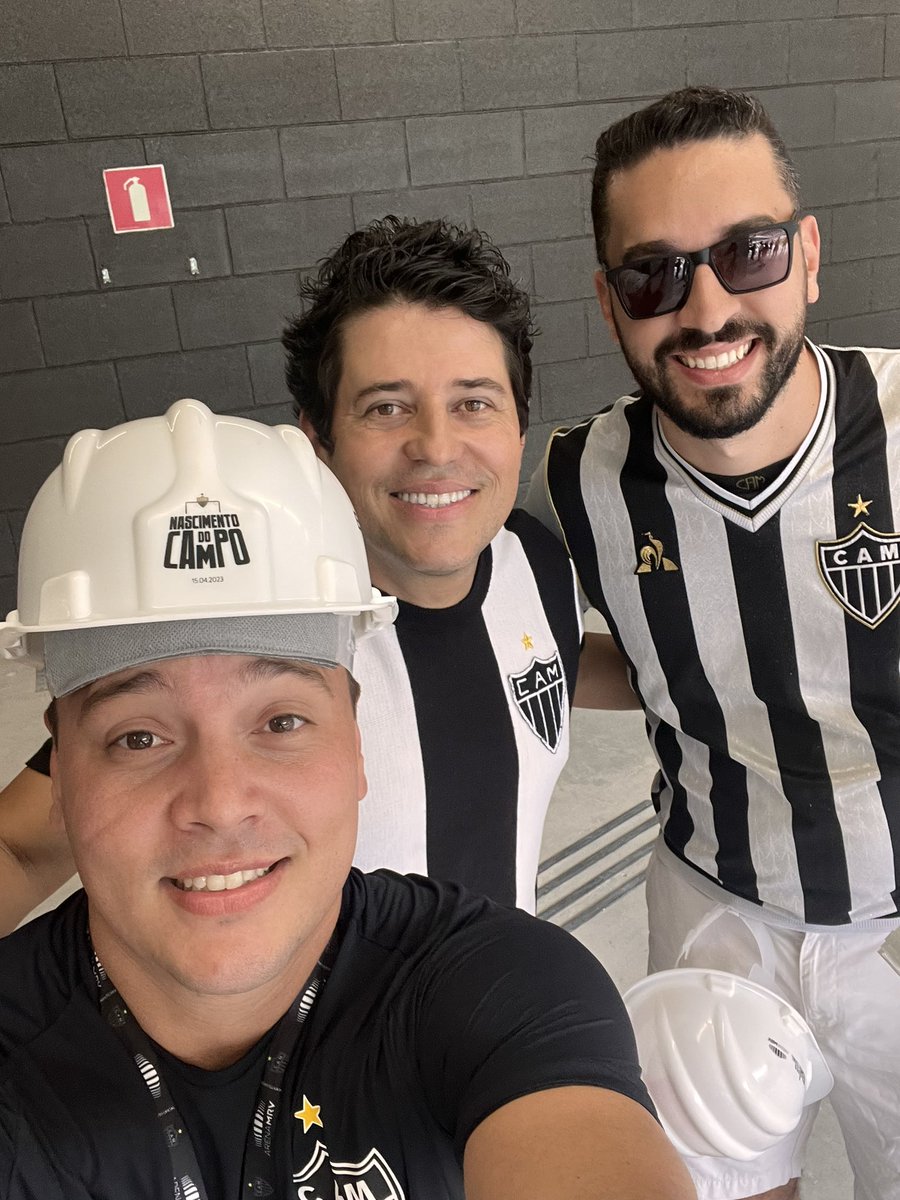 Euners's tweet photo. @Igortep @DuduGraffite @DuduGraffite pra mim é ídolo e representa demais a massa atleticana!!! 🐔🐔🐔 https://t.co/ymuJBufzMk