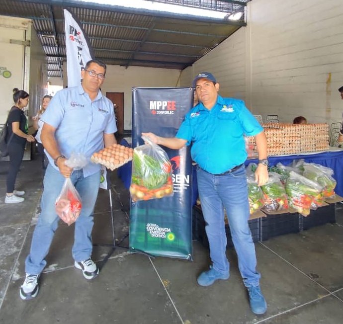 Funsasen1's tweet image. En Táchira se realiza Jornada de Atención Social para beneficiar de la Fuerza Trabajadora de @CorpoelecInfo  Por lineamientos del ministro @NestorLReverol
los entes adscritos  #Asoelec  #Fasmee #funsasen trabajamos de forma mancomunada. 
#LogrosEnRevolución