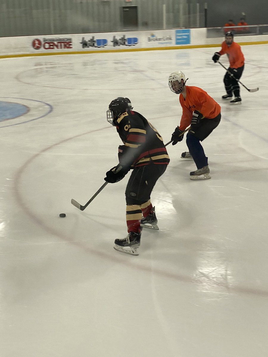 PureCountry94's tweet photo. Many teams will fight, but only one can win it all! The Molson Canadian Cup 🏆 continues on at the @Sensplex through the weekend, come cheer on your favourite local league and show your community spirit! 🎉 
#Ottawa #hockey #localleague https://t.co/G3B0gOv1QU