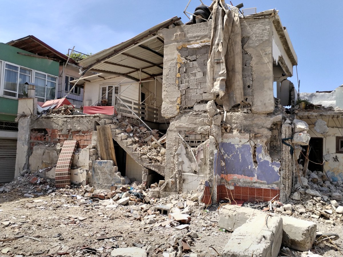 Fr_Grunewald's tweet photo. Impressionnantes destructions #Hatay, Turquie. Beaucoup de travail avant le retour à la normale, surtout avec la peur de nouvelles secousses qui paralyse retours et investissements. #Buildbacksafer @eu_echo @AFD_France @SRomatet @FranceenTurquie @RiouxRemy @CaritasLux @eu_eeas https://t.co/q1Ovr1MWQw
