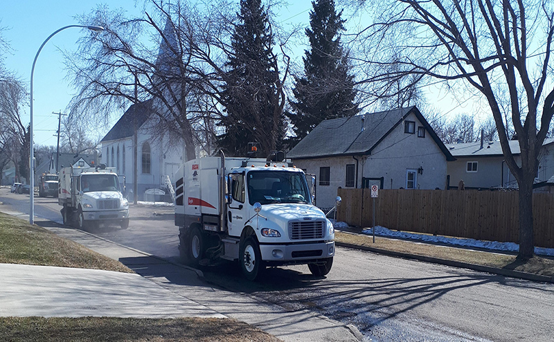 Street sweeping is underway! Sign up for notifications and check the schedule at edmonton.ca/streetsweeping.

Help provide room by moving your vehicles and driveway ramps when sweeping starts in your area. “No parking” signs will be posted before work begins.

#YegRoads #YegTraffic