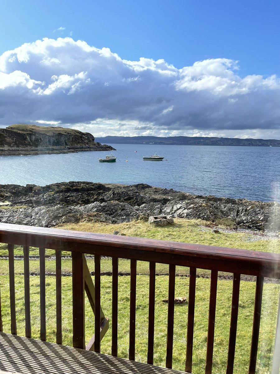 ajberry25's tweet photo. Amazing few days at @Doune_Knoydart when the weather, views, company, transport and hospitality all created a unique holiday! https://t.co/KaM6ggYGrt